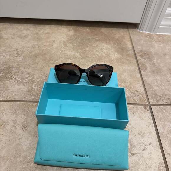 Tiffany & Co TF4164 8015/3B Cat Eye Blue Havana Sunglasses NIB #313 - Picture 3 of 3